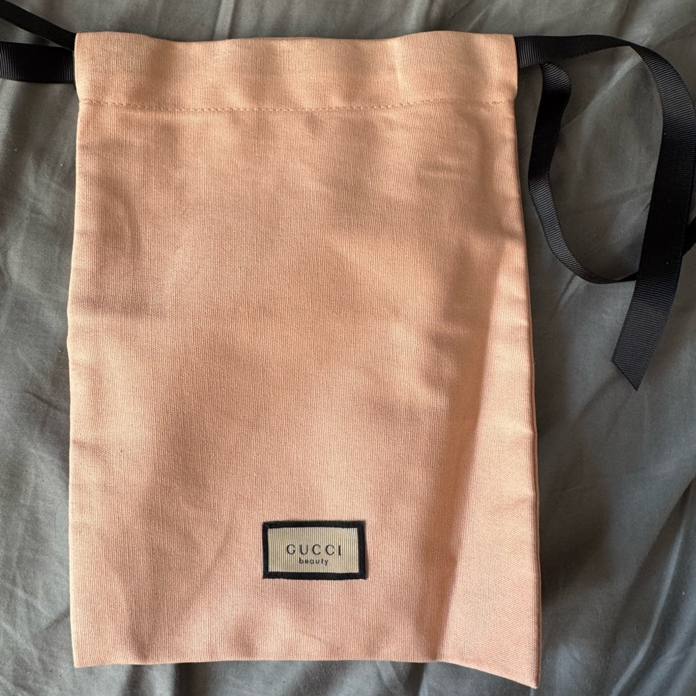 Gucci Beauty Pink Peach Drawstring Beauty Pouch NWOT